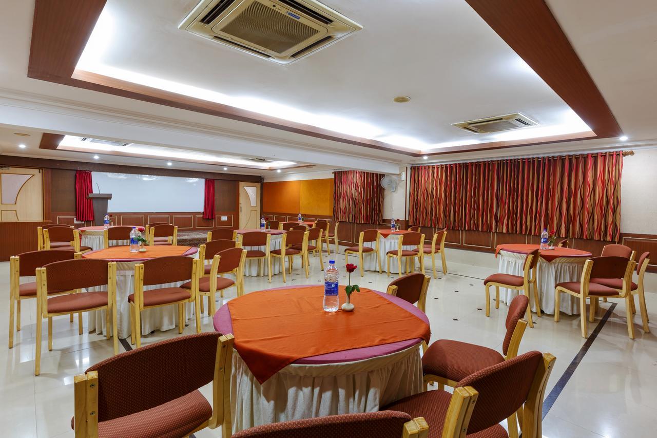 Hotel Woodland Kolhapur Exterior foto